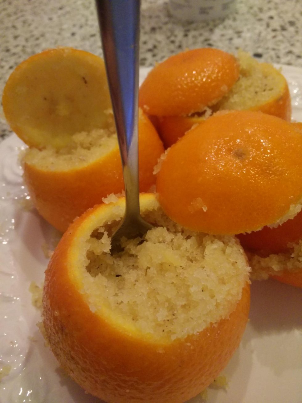 Sandkage bagt i appelsin-skaller
