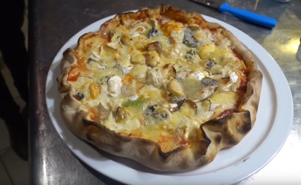 Fransk restaurant slår verdensrekord med 257 forskellige oste på én pizza