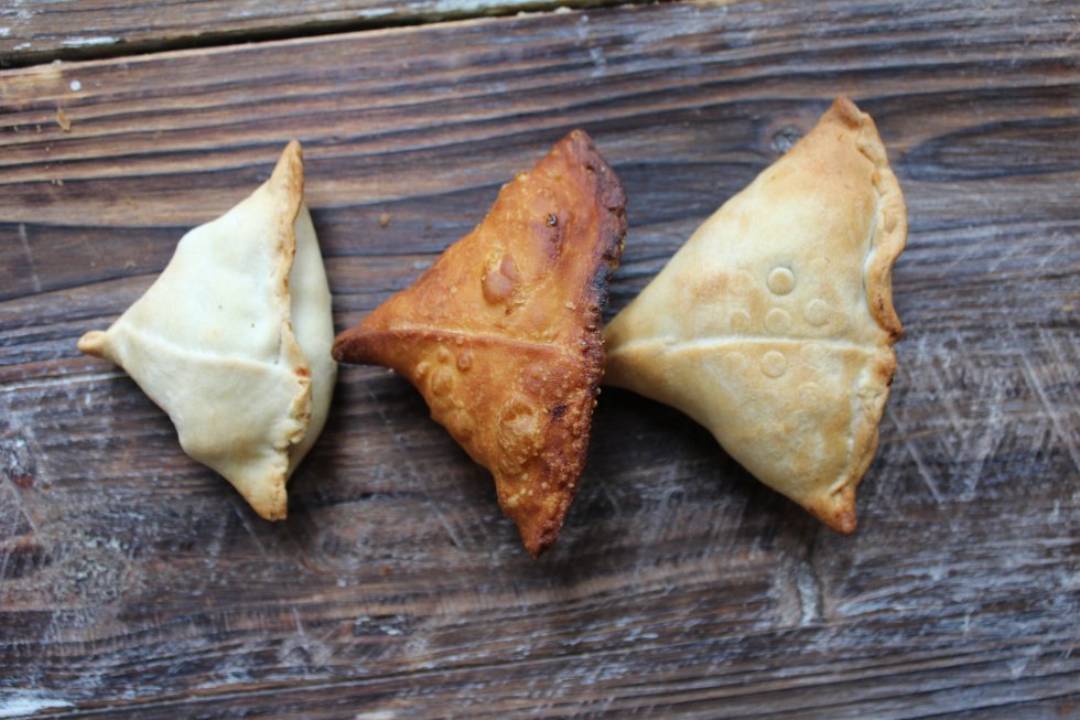 Airfryer test af samosa - 1) Ovn 2) Friture 3) Airfryer - Test af Airfryer: Sådan fungerer tilberedningen