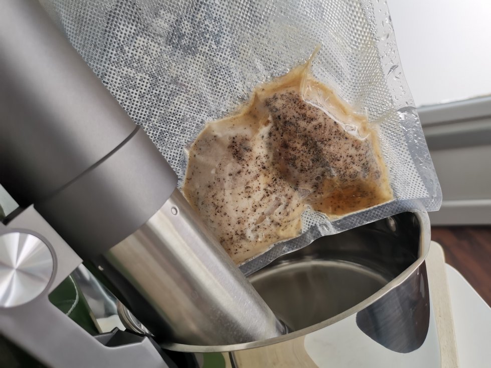 Kyllingebryst med salt og peber efter 2 timer ved 62 grader. - Test: Steba Sous Vide Stav STSV80