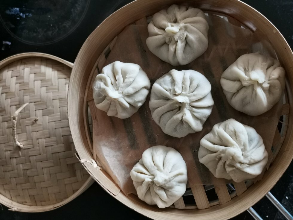 Damp dem 15-20 minutter over en gryde med kogende vand.  - Xiaolongbao - suppe-dumplings