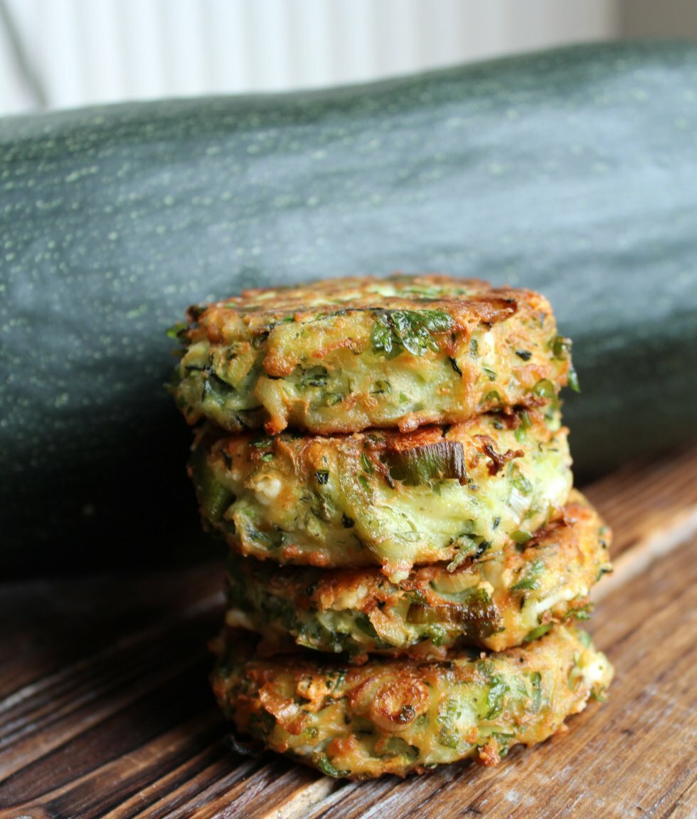 Græske squashfrikadeller (Kolokithokeftedes)