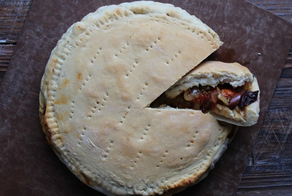 Tiella: Italiensk indbagt pizza-brød fra Gaeta