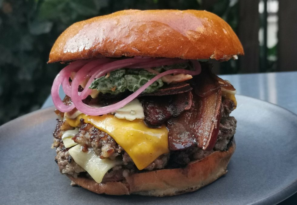 Smashburger: Hjemmelavet burger med karamelliseret bøf