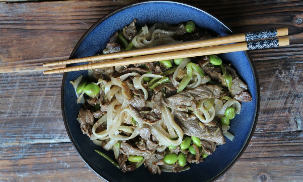 Beef Chow Fun: 15 minutters asiatisk aftensmad med risnudler