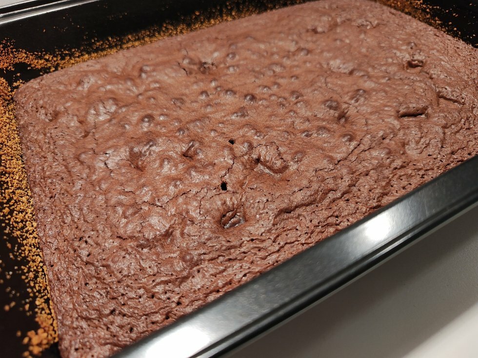 Chokolade brownie i mellem størrelse bradepande - Brownie