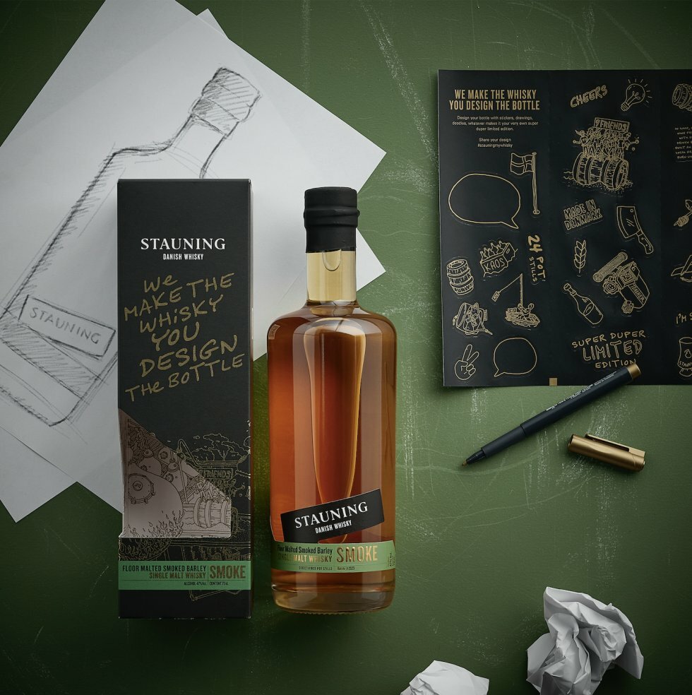 Design din egen whiskyflaske: Stauning Whisky forvandler leveringsudfordringer til genial gimmick