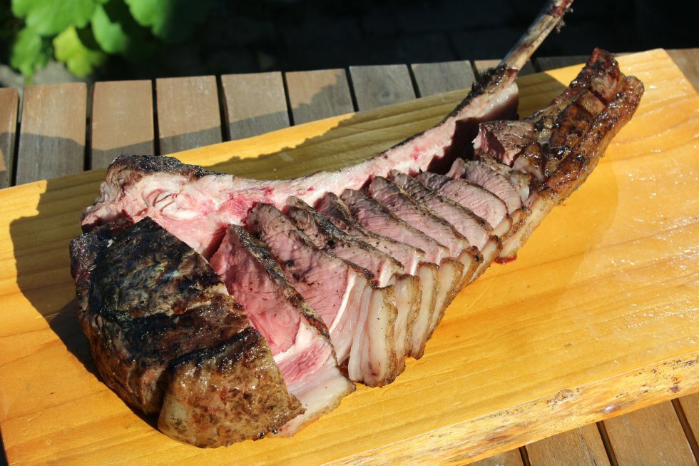 Dyrbar Tomahawk Steak på grill