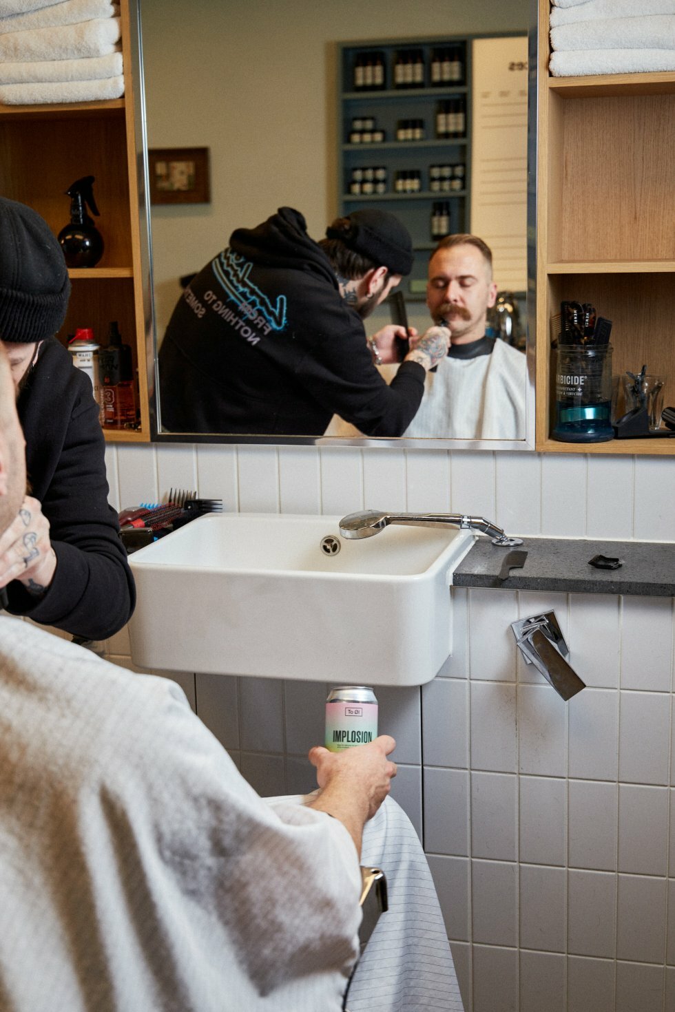 Foto: To Øl - En skarp barbering og en kold bajer: To Øl allierer sig med frisør hele januar