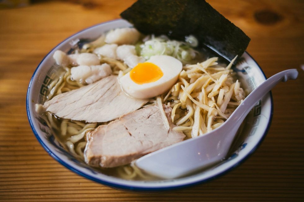 Hvad er forskellen mellem udon og ramen?