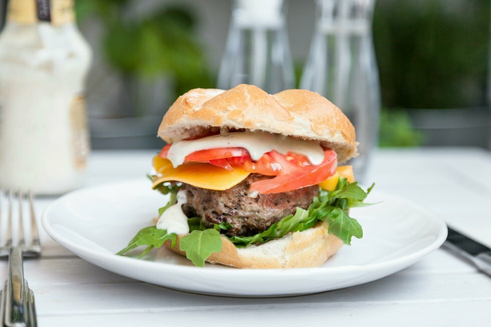 Den ikoniske gourmet-burger, der måske startede som en prank på den amerikanske hær