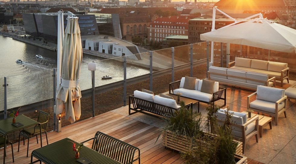 Københavns eksklusive rooftop-bar åbner for sæsonen med cocktails og udsigt i verdensklasse