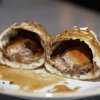 Skotsk restaurant har opfundet en 2000 kalorier-tung Deep Fried Mars Bar Calzone