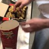 Pomfrit-shop i England sælger friteret julechokolade i december