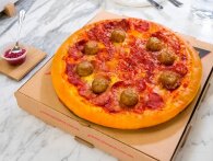 Pizza Hut og IKEA teamer op på en köttbullar-pizza