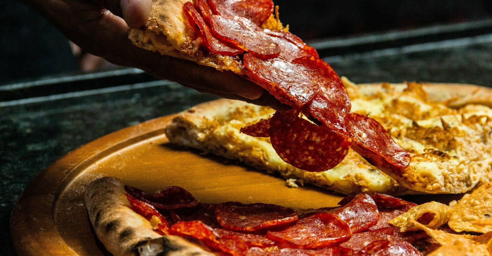 Pizza på - sådan du pizza kul- og gasgrill - Mandekogebogen