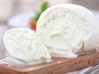 Derfor skal du aldrig købe den billige mozzarella-kugle til din pizza