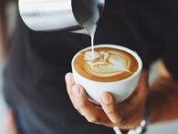 Kan man skumme plantebaseret mælk til lattes og cappuccinos?