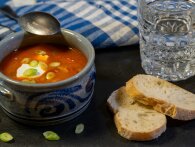 Den thailandske suppe, der har simret i over et halvt århundrede