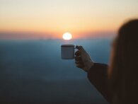 Hvis du drikker kaffe efter dette tidspunkt, er din nattesøvn i fare
