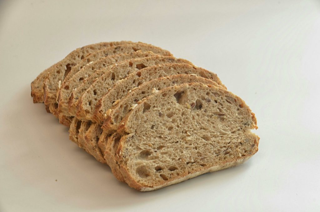 Sådan opbevarer du brød i køleskabet uden det bliver tørt