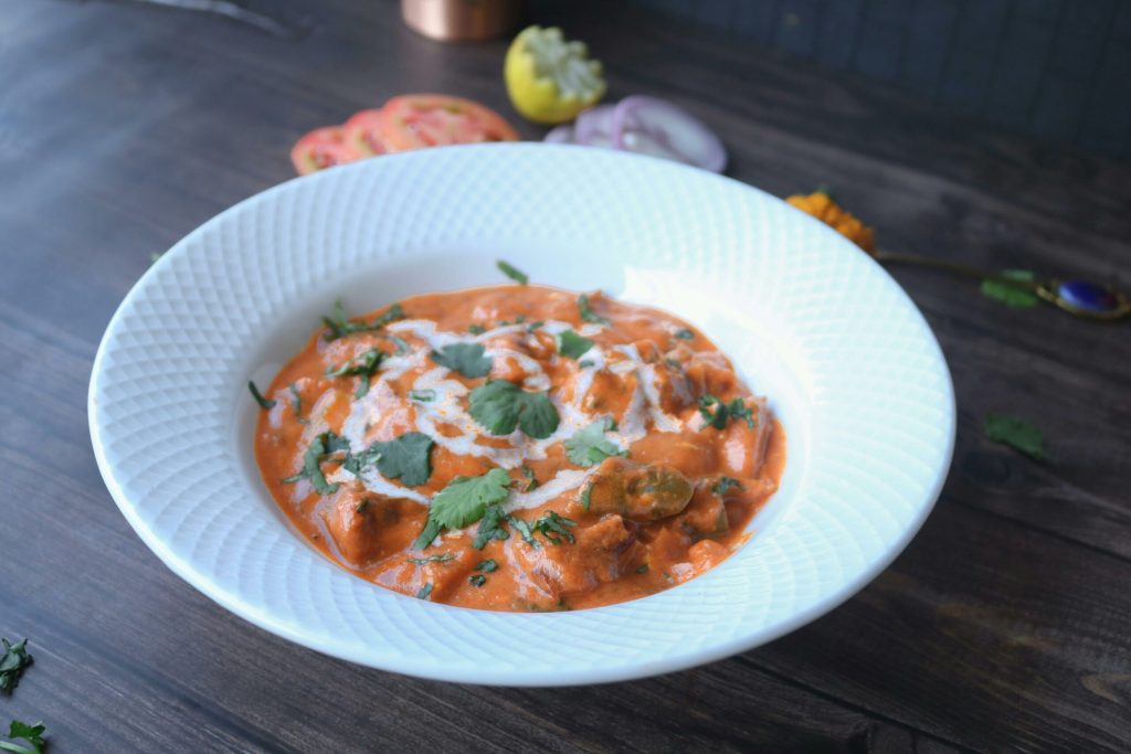 Butter Chicken: En af verdens mest elskede retter – men hvem opfandt den?