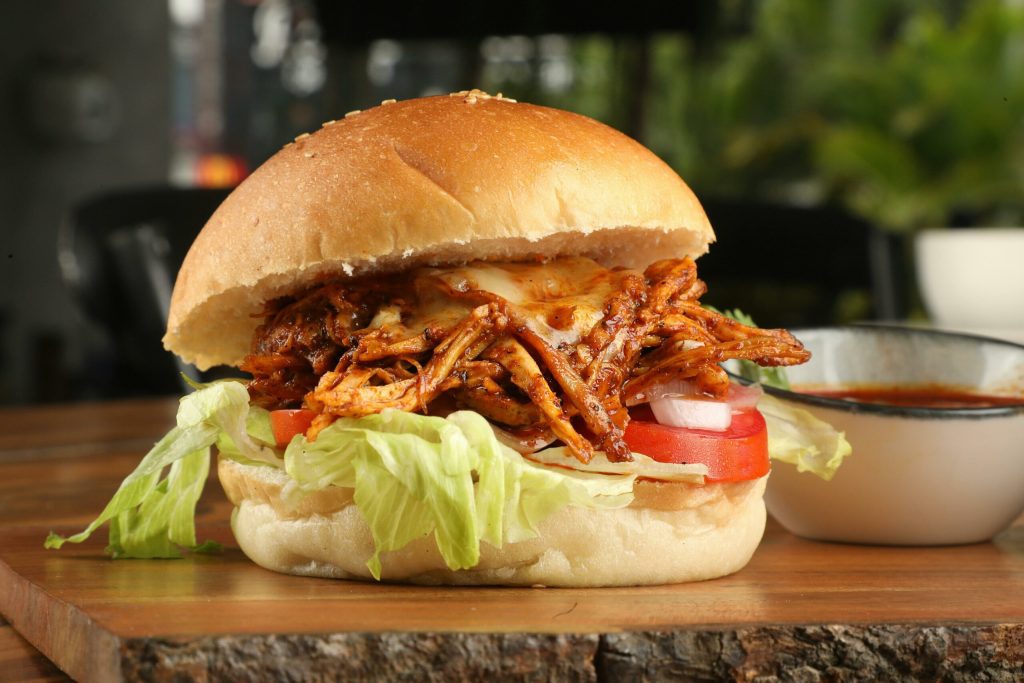 Sådan genopvarmer du en burger op på den rigtige måde