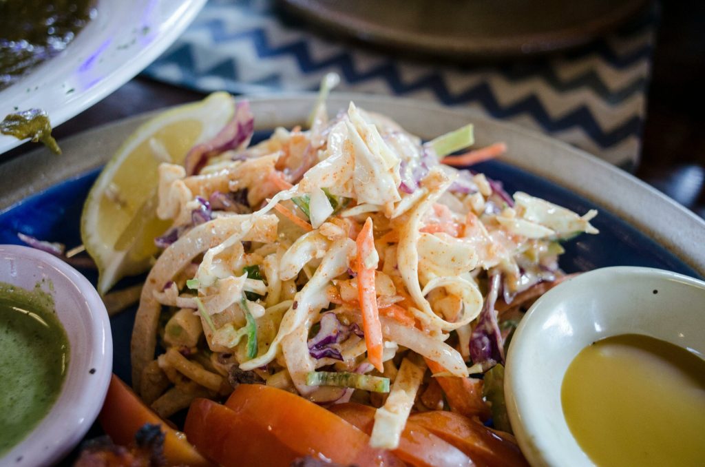 Det enkle trick, der redder din coleslaw fra at blive en vandet katastrofe