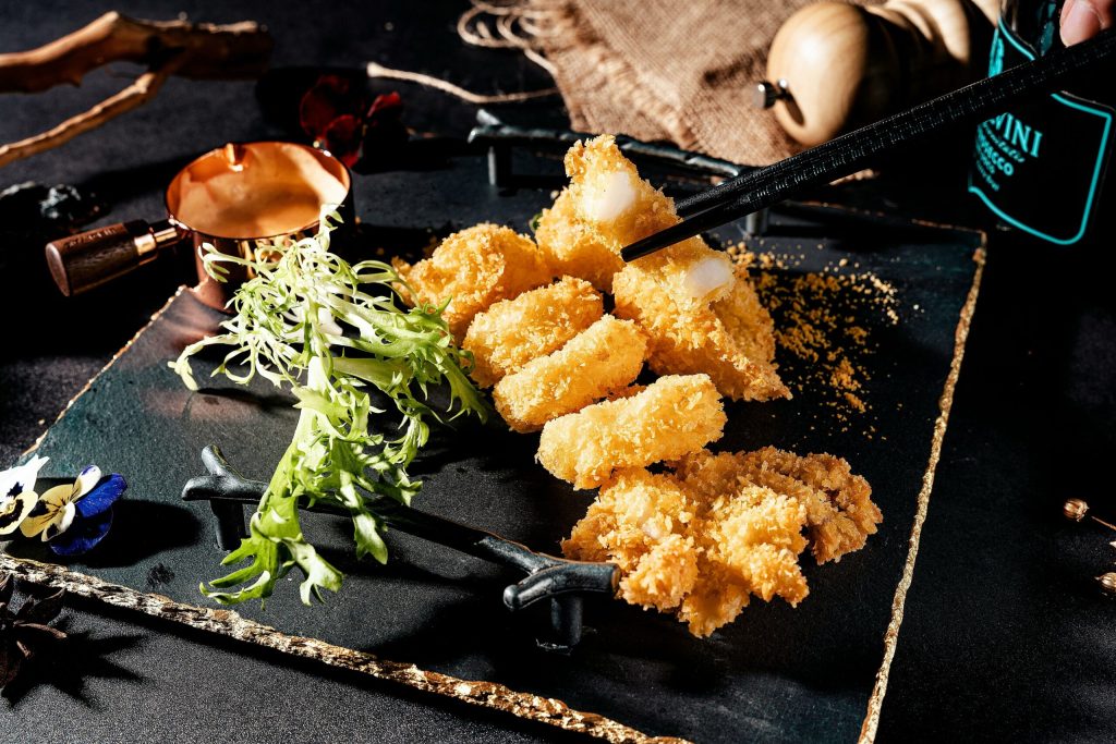 Du skal kun bruge 2 ingredienser til sprøde beer-battered rejer