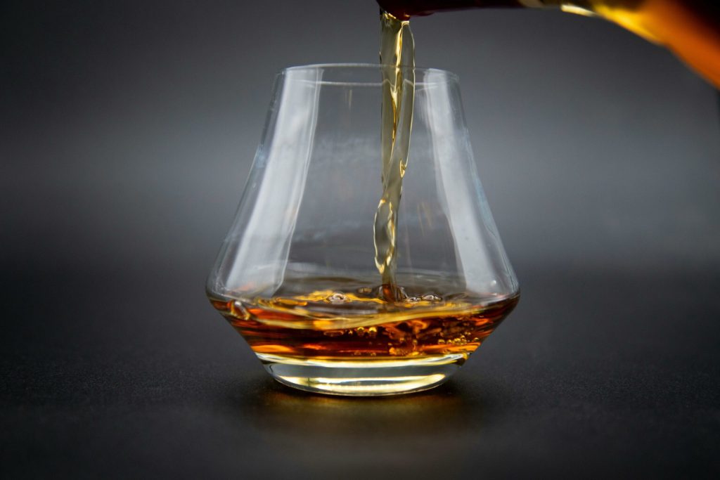 Derfor er whiskey ginger den ultimative 2-ingrediens cocktail