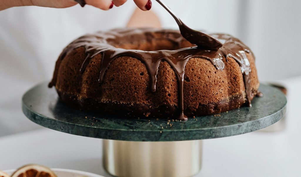 Italiensk tømmermandskage? En bundt cake er spækket med tre slags sprut