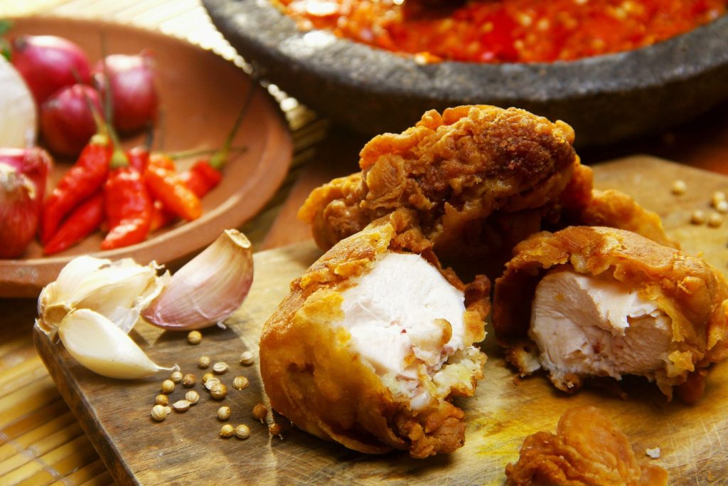 Sådan tjekker du, om din fried chicken er færdig