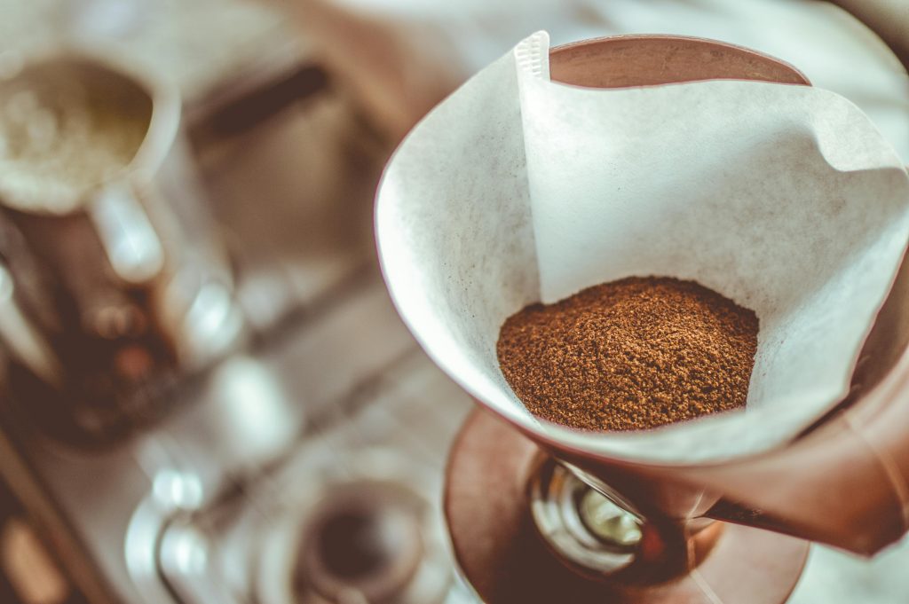 Brug kaffefilteret rigtigt og undgå grums i koppen hver morgen