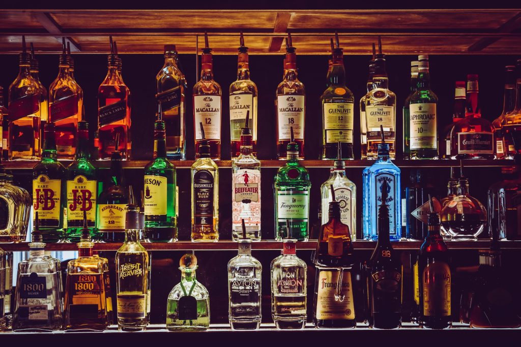 Hvor lang tid går der egentlig, før alkoholen slår igennem?