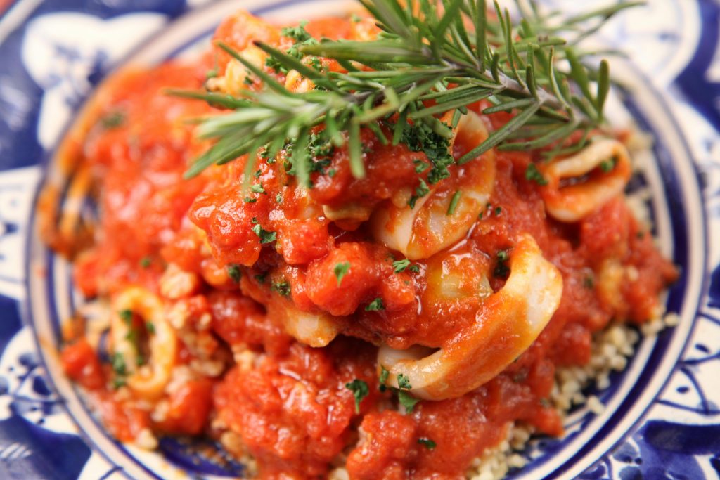 Giv din kedelige tomatsauce nyt liv med denne salte kombination