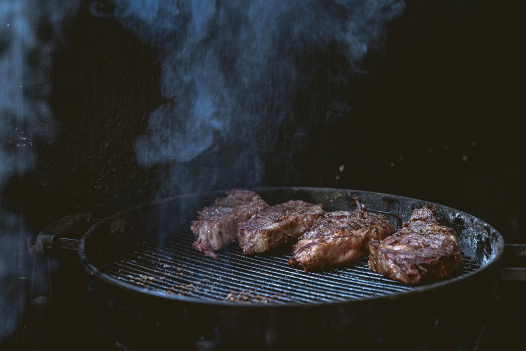 Sprayflasketricket, der gør din bøf på grillen endnu bedre