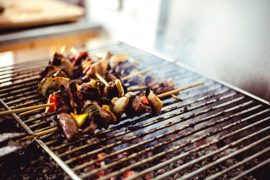 Sådan kan du bruge gammel fritureolie til nyt formål på grillen