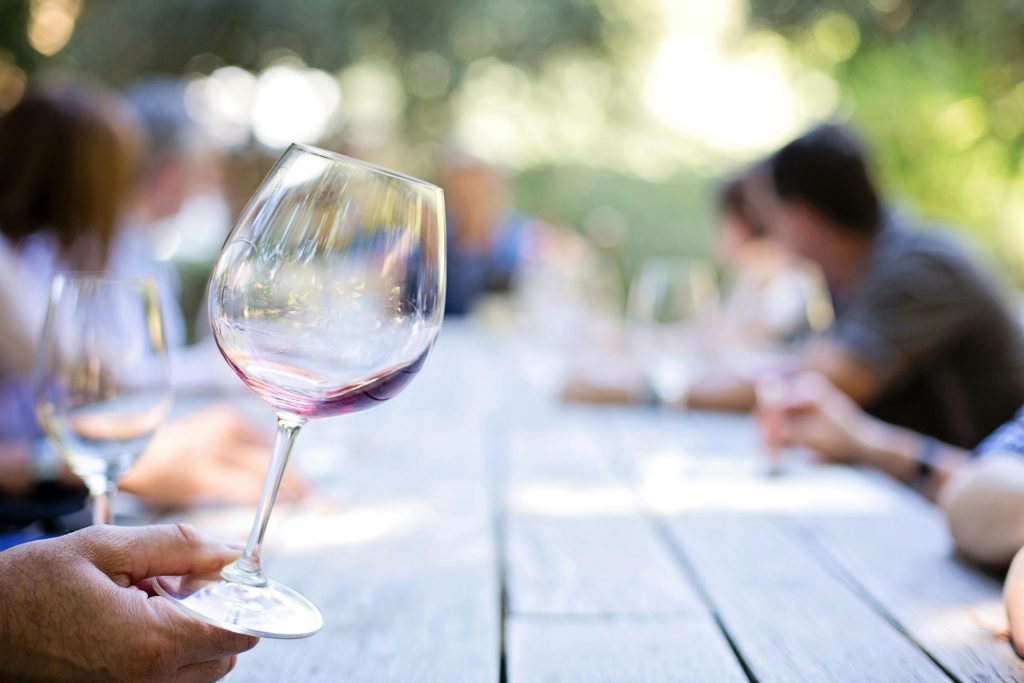 Den største fejl de fleste laver til vinsmagning (og hvordan du undgår den)