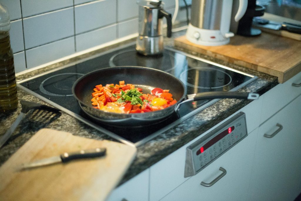 Den største fejl du kan lave med en nonstick-pande