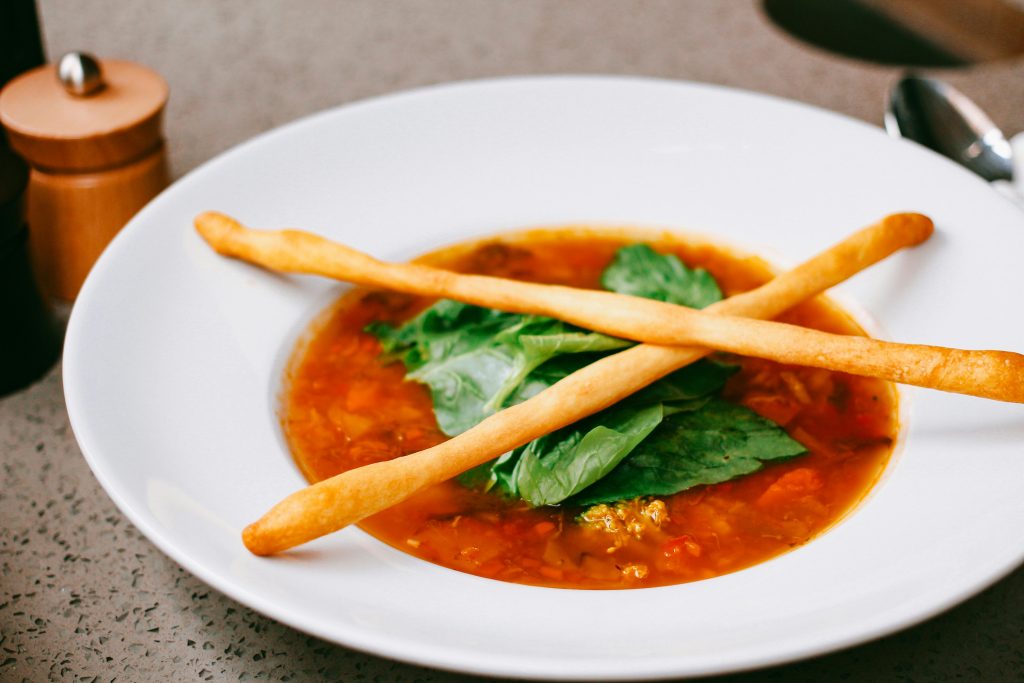 Tomatsuppe på vej? Her er hvornår du skal bruge dåsetomater i stedet for friske