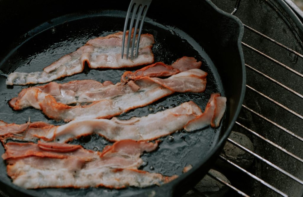 Sådan får du bacon sprødt hver gang – hemmeligheden ligger i fedtet