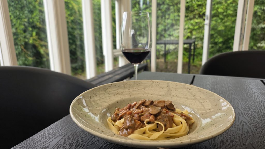 Vildtragout med Ribera del Duero i glasset – tre vine til den rustikke efterårsgryde