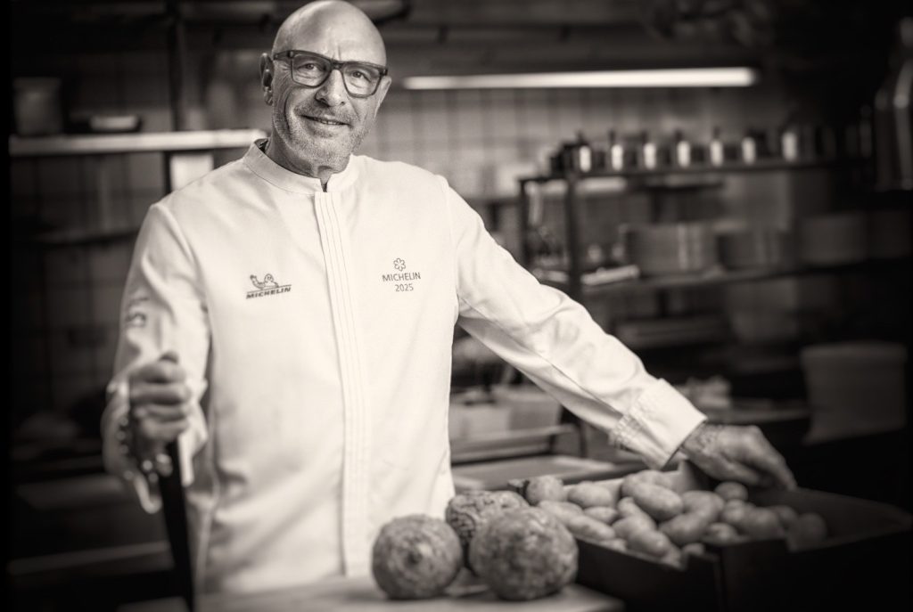 Ny undersøgelse afslører: 87 procent af danskerne spiser for lidt fisk, Michelin-kok har 5 simple tricks