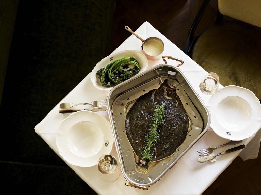 Tidligere Michelin-kok åbner fransk bistro på Papirøen med foie gras, pighvar og masser af smør